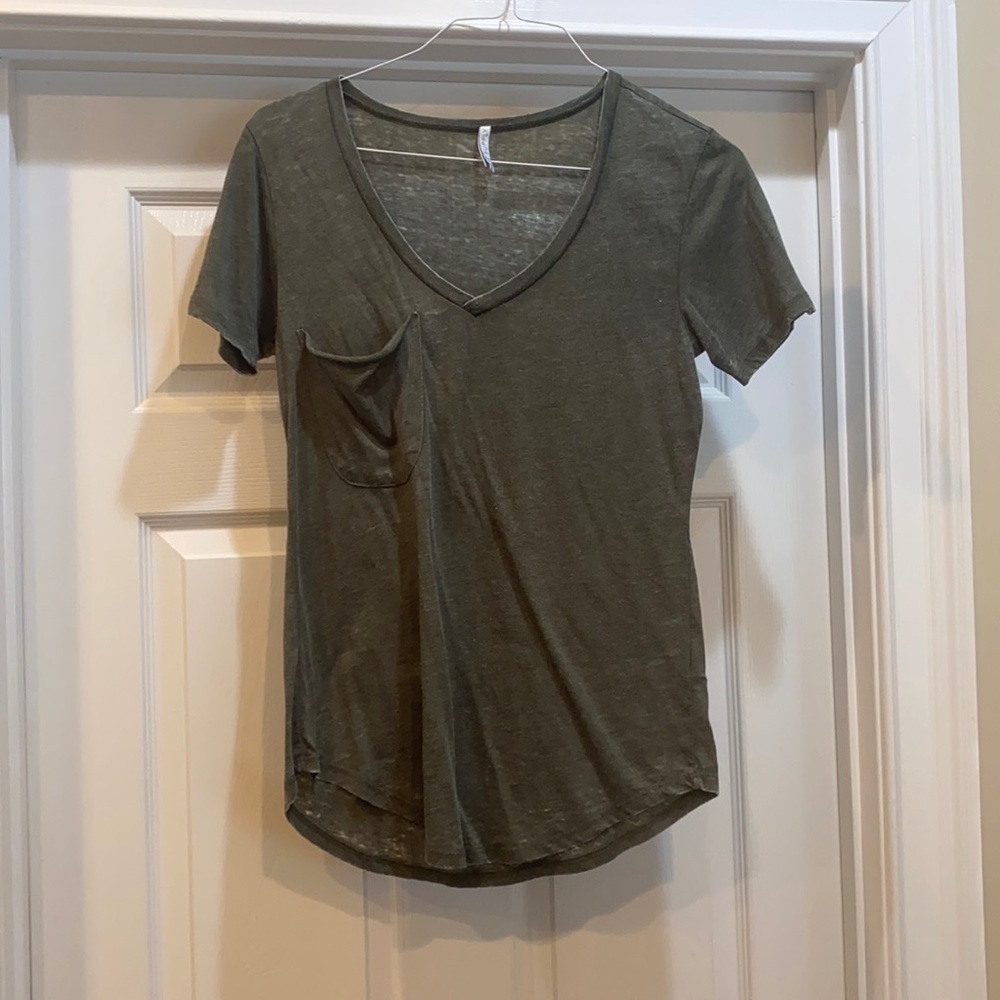Women's small Z Supply V-neck pocket tee